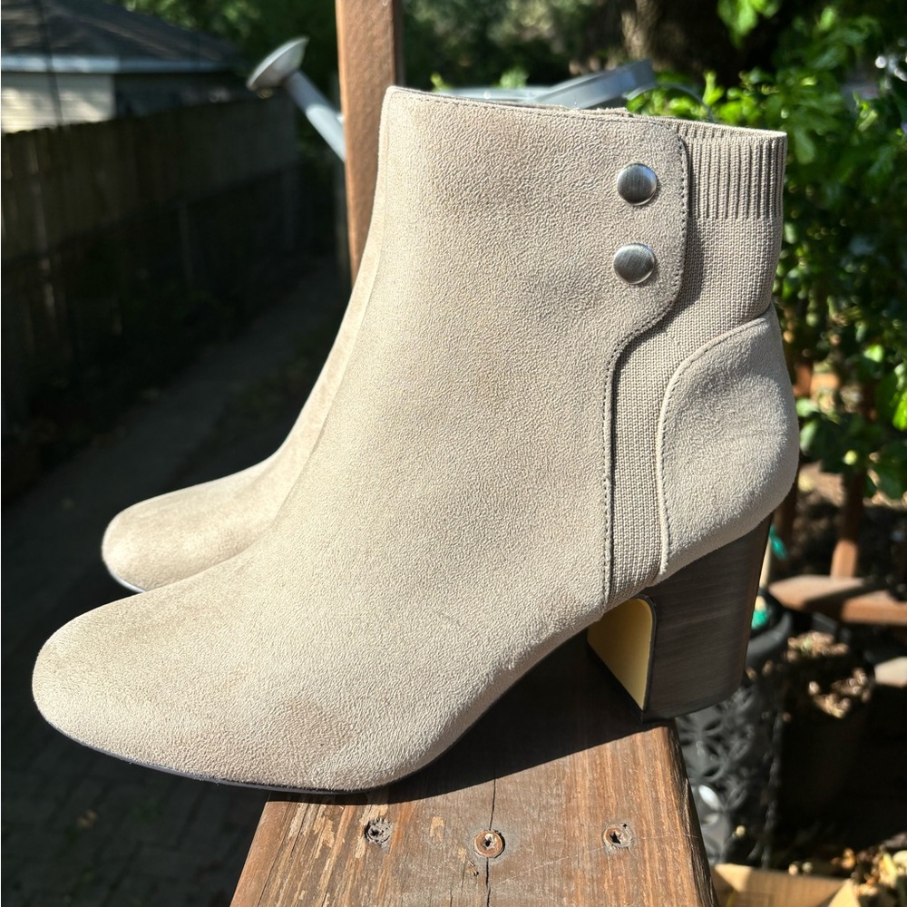 Women’s tan boots